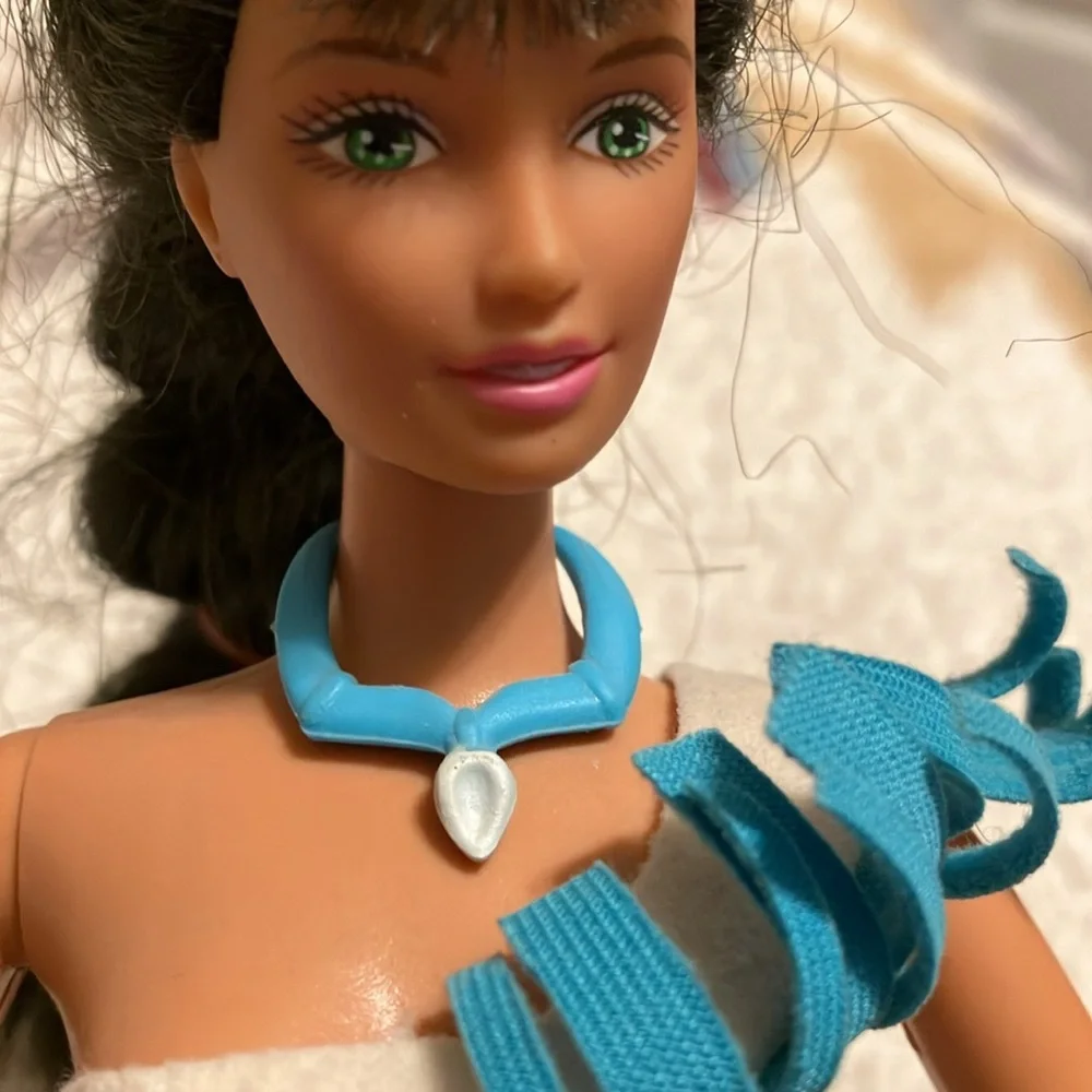 1991 Mattel Barbie doll wearing Pocahontas swimsuit costume clothing & necklace